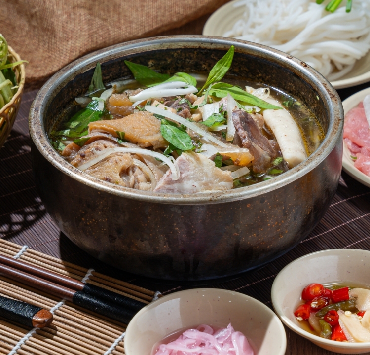 Bún Bò Thố Đá Thường 