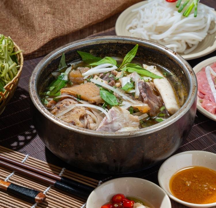 Bún Bò Thố Đá Đặc Biệt 